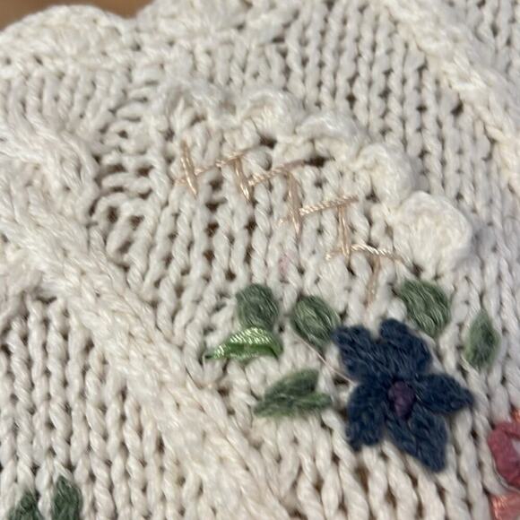 VTG American Weekend M Ivory Floral Embroidered Cable Knit Sweater Cottage Core - Picture 6 of 9